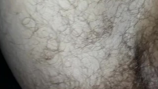 La mujer ve la tele yo me follo el culo