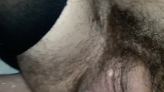 La mujer ve la tele yo me follo el culo