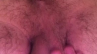 Rubbing my hole for a sec☺️