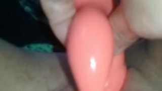 Pretty pussy cums hard