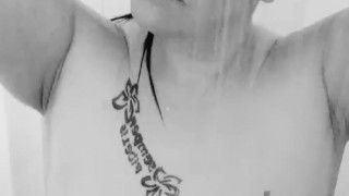 Miss Ellie bbw washes body