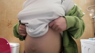 Pregnant woman loves to show off her big boobs
