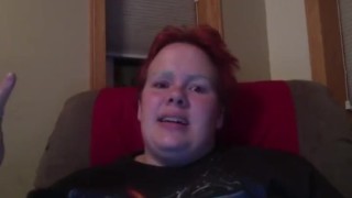 The Book Bitch -- Carrie Review [Mirror]