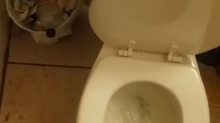 Uncut dick 1 minute piss