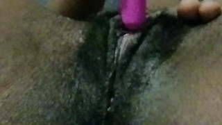 Ebony solo female play with her clit