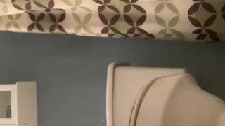 Hot dude sucks his own dick