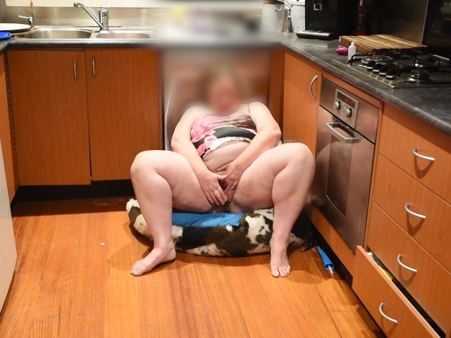 Crazy Chubby Milf Mom Fucks Pussy With Vegetable After Getting High - Free  Porn Videos - YouPorn