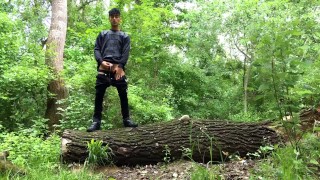 Piss from a tree trunk