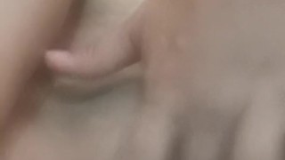 Me masturbo solita en casa