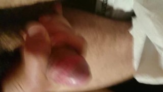 Chico Sin Novia Se Masturba En El Suelo