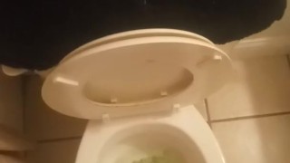 Pissing good