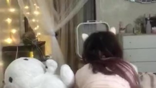 Tattooed girl twerking and shaking ass
