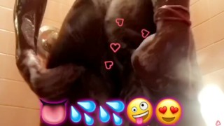 Ass shaking in the shower