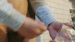 20cazzone SBORRATONA nel bicchiere