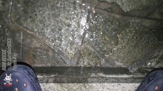 Fuck, how cool to piss on the public on the veranda of Italian hotel