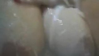 Bañandome