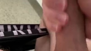 Ich spritze zweimal hintereinander ab in der Arbeit