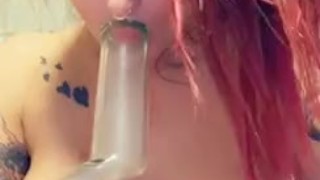 TOPLESS BONG RIPS