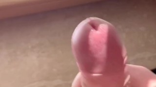 Ich teste meinen neuen Penisring und spritze viel ab