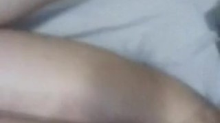 Me corro al instante mientras me miras