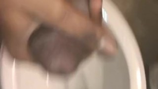 Sneaking in a quick cumshot