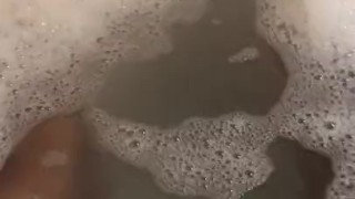 Ebony bbw feet and pussy in bath tub