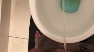 Pissing 1