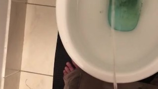 Pissing 1