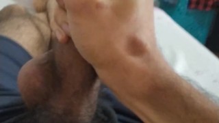 Latino masturbandose