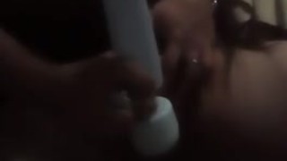 Jugando con mi consolador