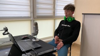 Young Streamer on Twitch jerking off after stream /Big Dick / Monster cock