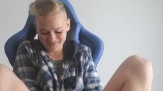Queen FB's clit sucker for breakfast