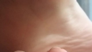 Queen frostbitten gets her feet oily and joi
