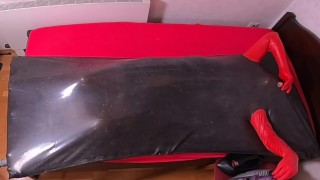 How to get in the vacbed with gloves - self bondage in vacuumbed