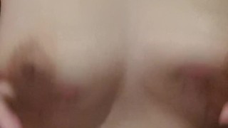 色兒子們的奶嘴 nipple teat breast