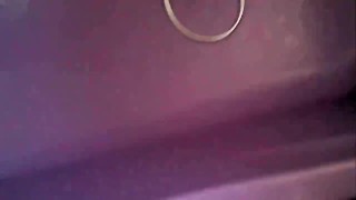 Heimlich in die Badewanne einer Freundin gepisst - und das nicht wenig :-)