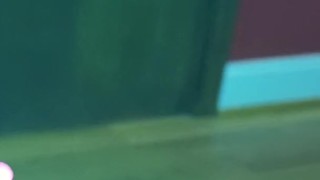 Watch me squirt in the tanning bed