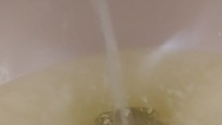 Pissing 1min 5 sec