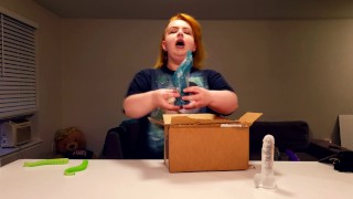 Velma Voodoos Reviews: hankeys toys unboxing