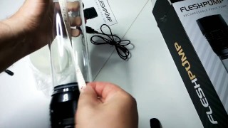 Fleshpump FLESHLIGHT UNBOXING FLESHJACK (Club-Des-Branleurs.fr)