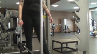 Chubby Tattooed Girl Deadlifts At The Gym [2015]
