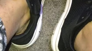 Foot worship -smelly feet