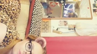 Shaking my ass and twitling my toes