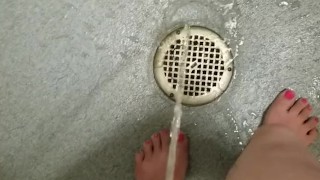Quick Pee In Shower At The Gym