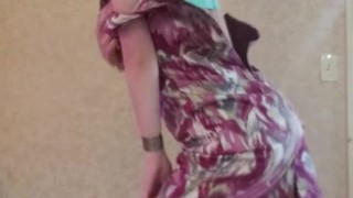 Dance & strip from dress to Selena Gomez- Love you like a love song