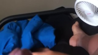 Draining my balls after a solo win in Apex Legends