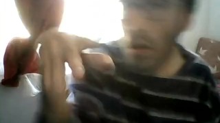 jean-benjamin frappe ses jolie fesses avec sa brosse a cheveau