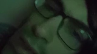 jean-benjamin presente une nouvelle vidéos et montre ses fesses devant son