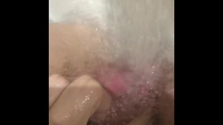 A little bathtub masturbation for this young whore pussy