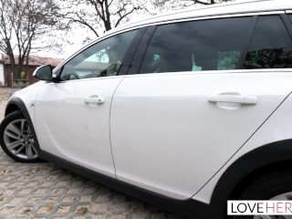 Loveherfeet mokra i napalona blondynka potrzebuje niewolnika stóp